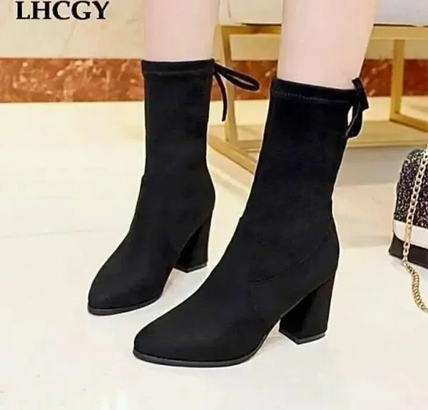 Women's Fur-Lined Winter Boots with Slip-On Closure - Black