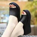 Women's PU Leather Platform Wedge Flip Flop Slippers image 2