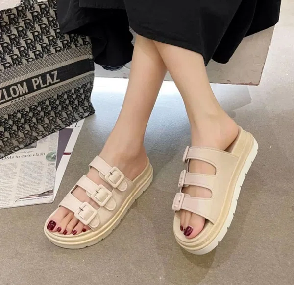 Women's Buckle Thick Sole Beach Slides - Beige