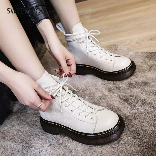 Women's Lace-Up Round Toe Ankle Boots - White