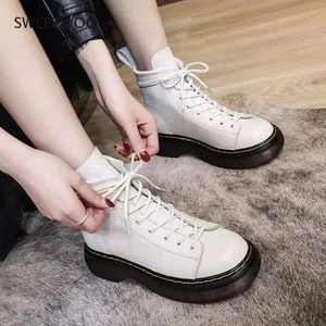 Women's Lace-Up Round Toe Ankle Boots - White