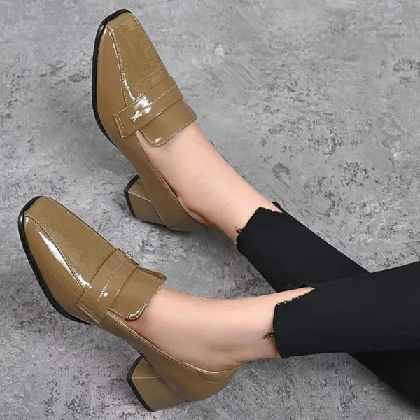 Women's Mary Jane Patent Leather Pumps