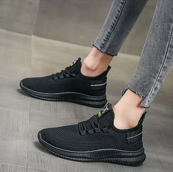 Women's Lightweight Mesh Running Sneakers