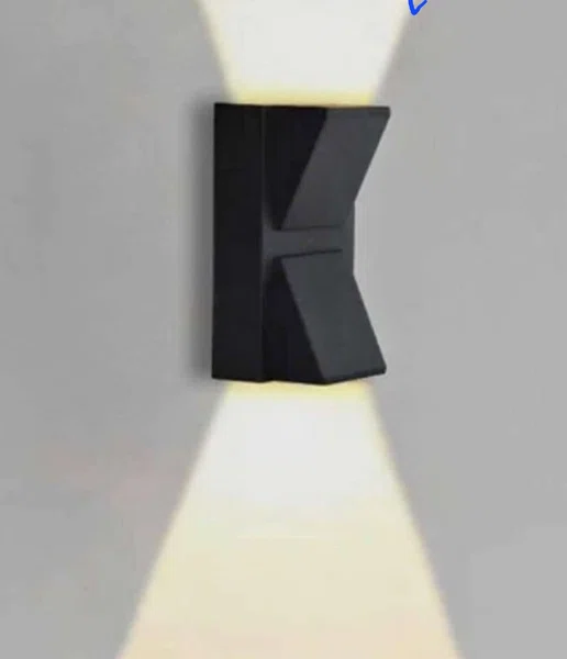 K wall light