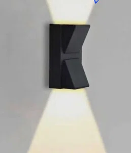 K wall light