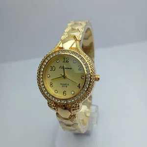 Gold Colour Fashionable  Round Dial Stainless Steel Waterproof Watch For Women