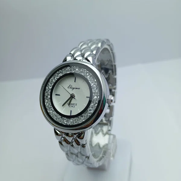 Women Watch Silver Colour Fashionable  Round Dial Stainless Steel Waterproof Watch For Women
