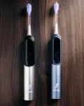 The Everyday Set by Epic - Epic 32 Electric Toothbrush + Epic 360 Men's Trimmer image 2